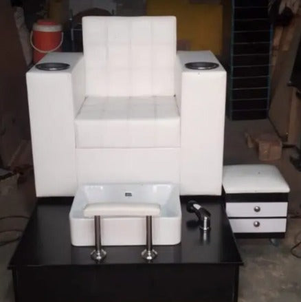 Onyx Black Pedicure Station with Marble-Pattern Basin