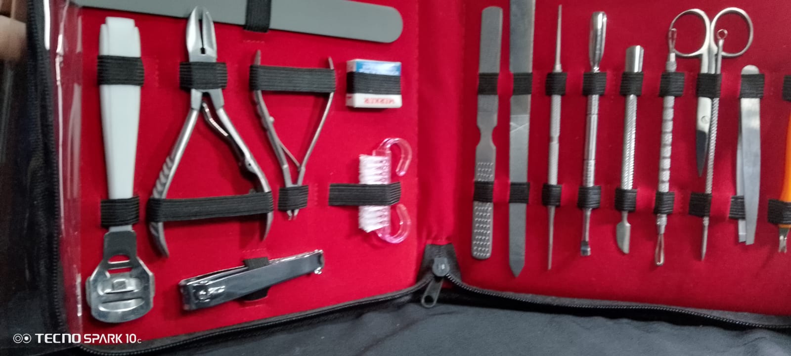 Multi-Piece Manicure, Pedicure & Facial Care Kit