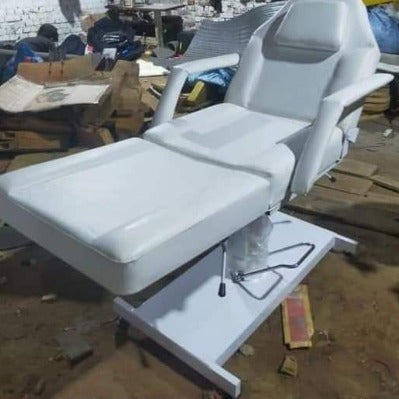 Heavy-Duty Hydraulic Treatment Table (white)